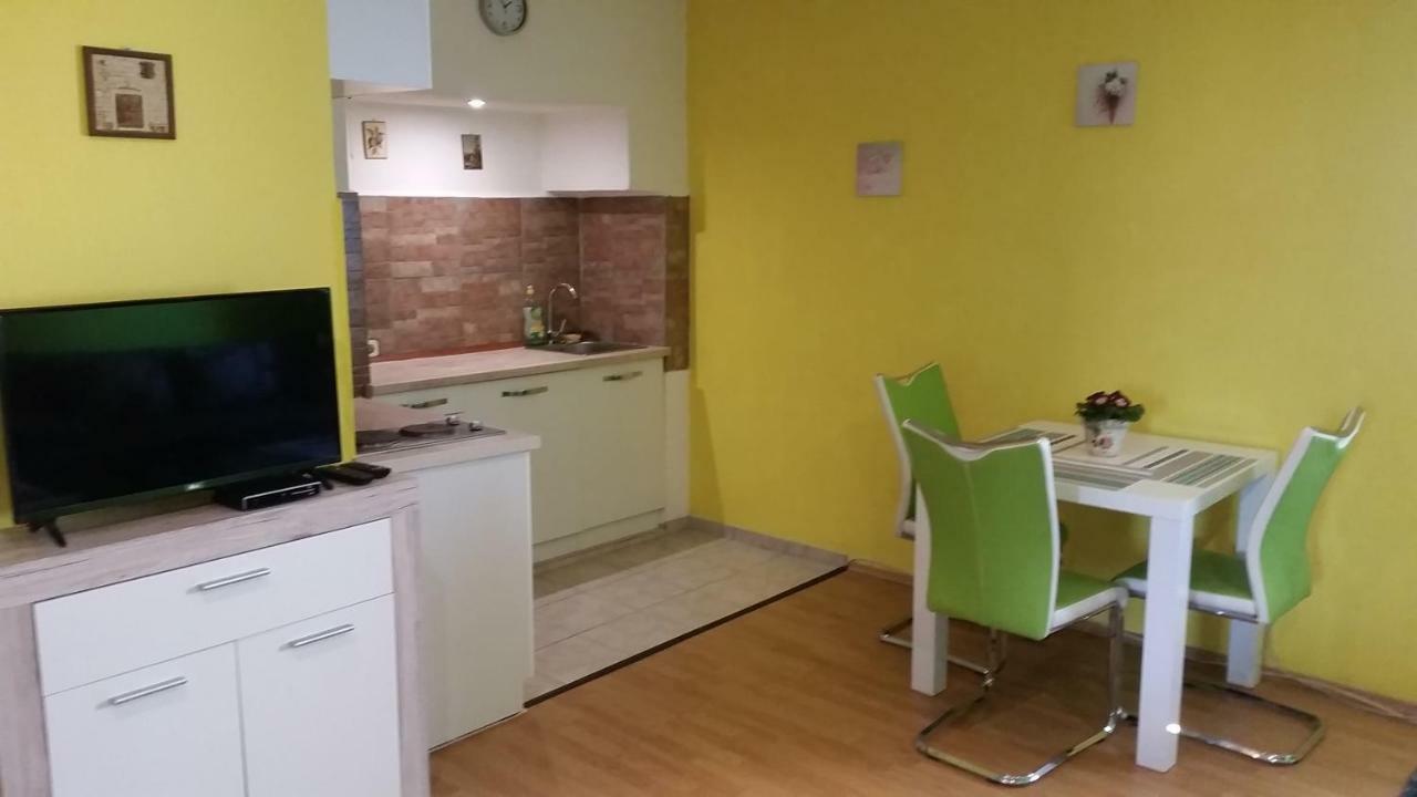Studio And Rooms Korzo Rijeka Bagian luar foto